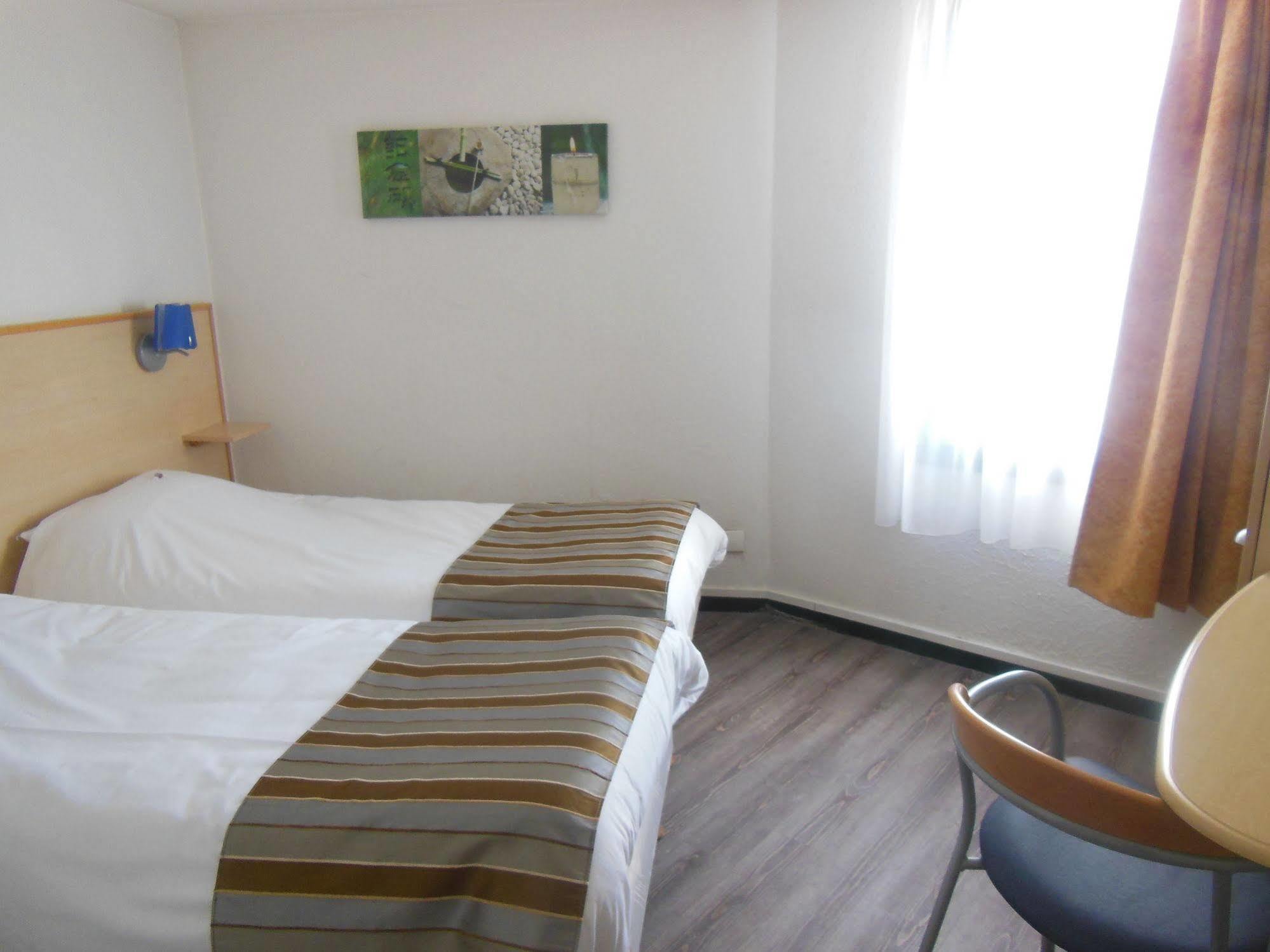 Ibis Budget La Rochelle Puilboreau Bagian luar foto
